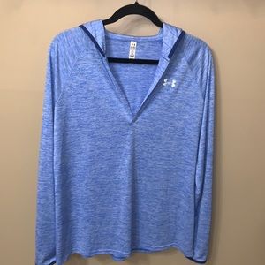 Women’s XL Under Armour Hear Gear long sleeve loose fit vneck. Blue Heather.